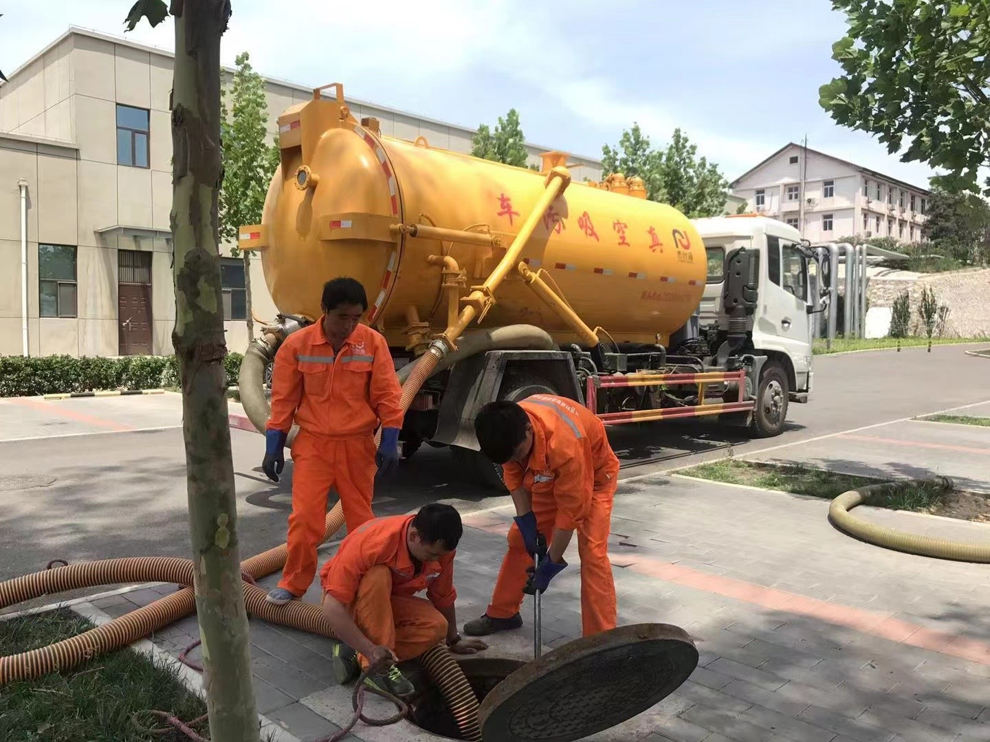 潮安化粪池清理与5-8吨吸粪车施工效率分析